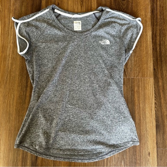 The North Face Womens T-Shirt Small Gray Vapor Wick Outdoor Hiking Camping Top - Picture 1 of 9